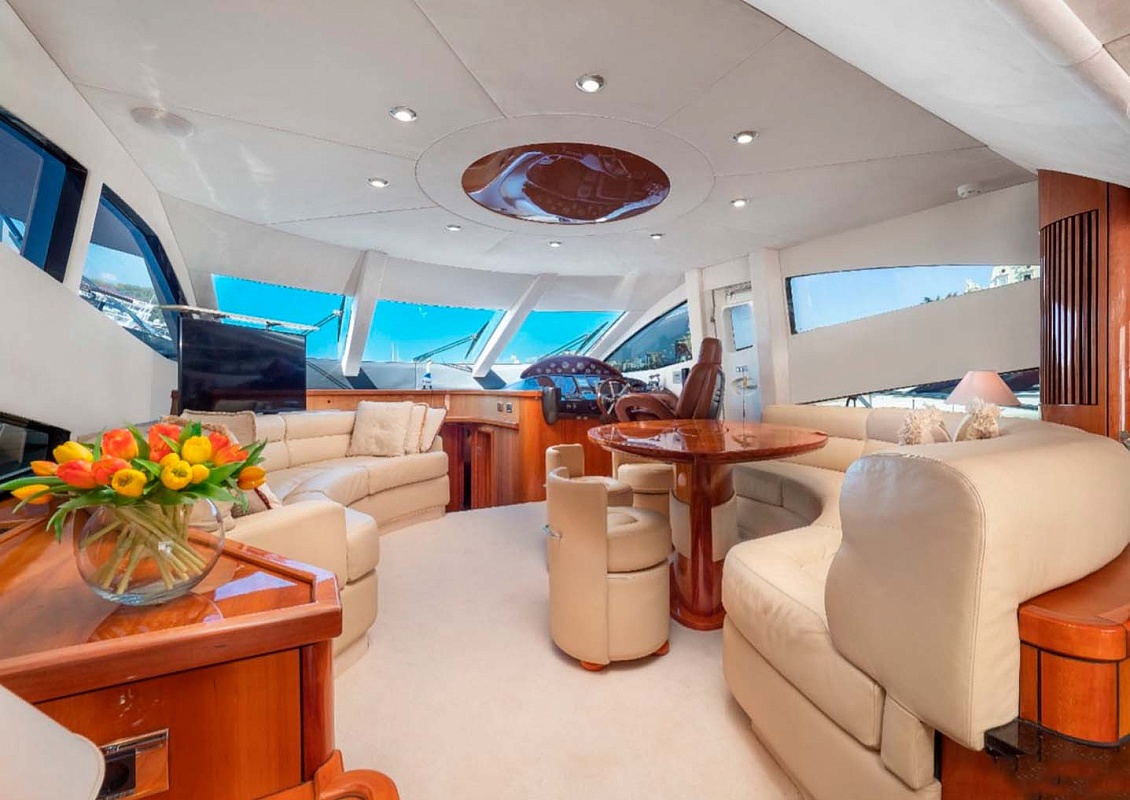 Аренда моторной яхты Sunseeker 66 Manhattan в Сочи
